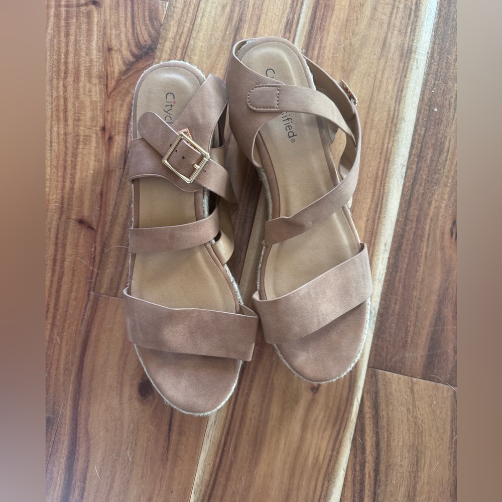 Wedges sz 10